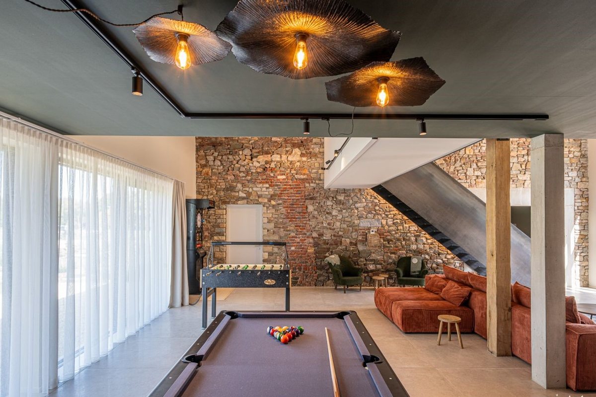 Salle polyvalente du Moulin, billard et baby-foot